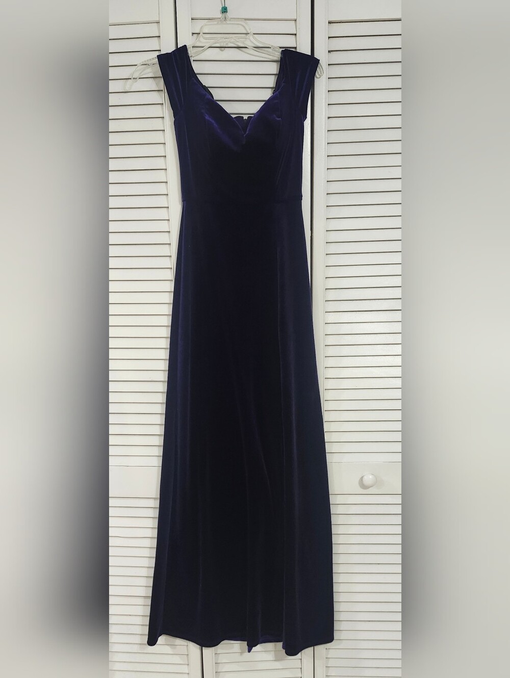 Windsor Navy Blue Velvet Maxi Dress Off-The-Shoulder Formal Gown Size 5/6